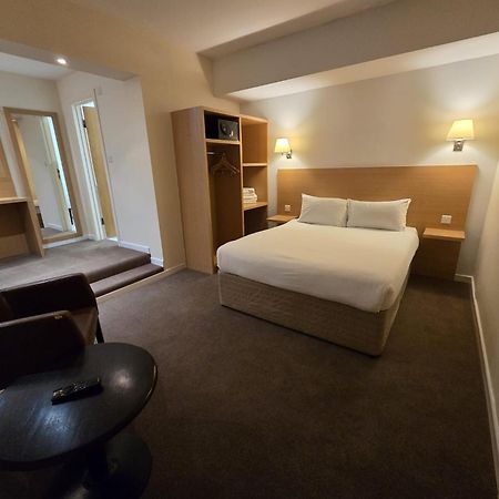 The Luton Hotel Bagian luar foto