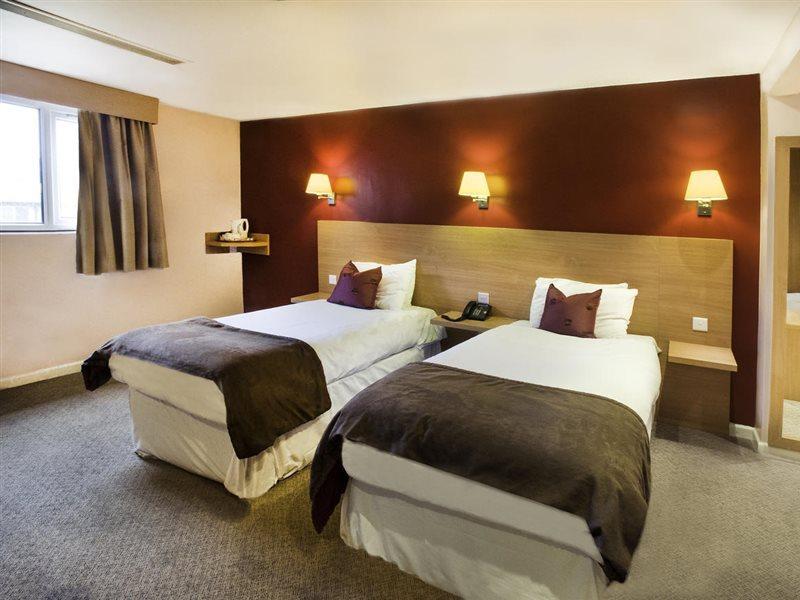 The Luton Hotel Bagian luar foto