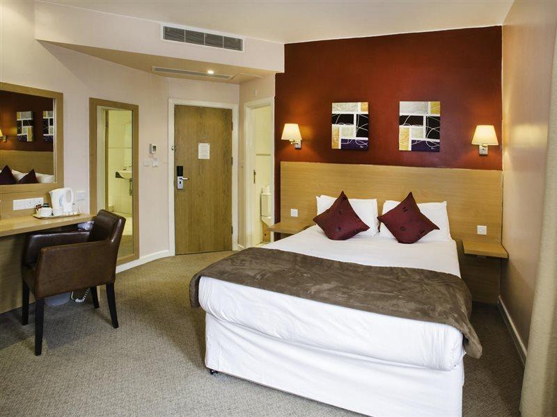 The Luton Hotel Bagian luar foto