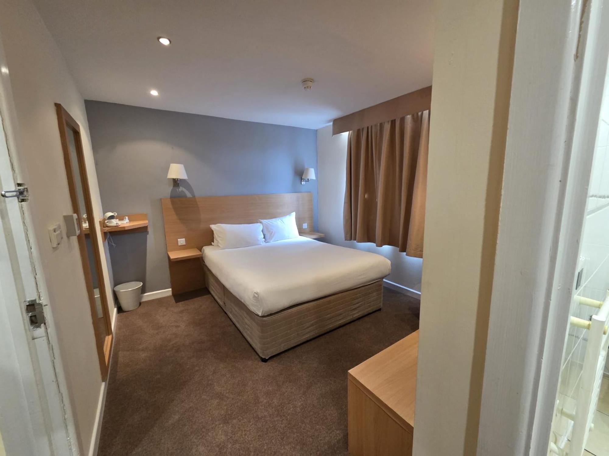 The Luton Hotel Bagian luar foto