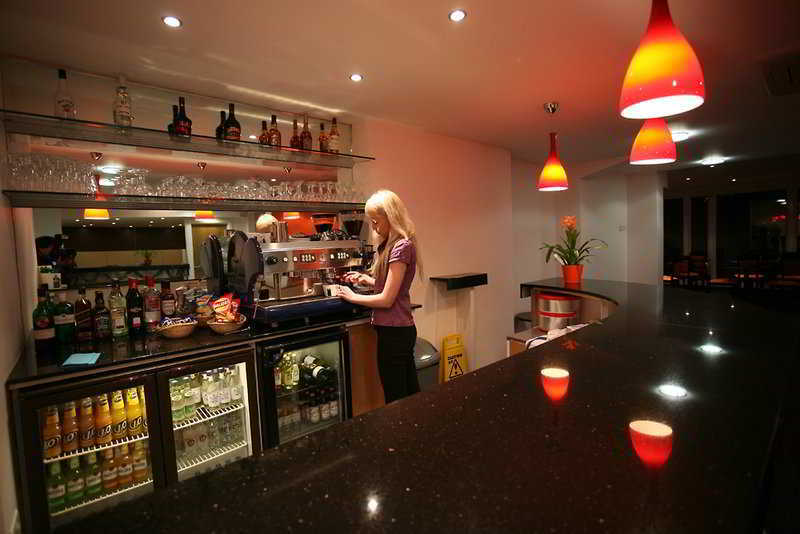 The Luton Hotel Bagian luar foto